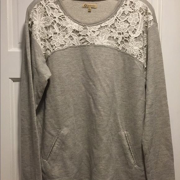 Democracy Tops - Gray and cream top